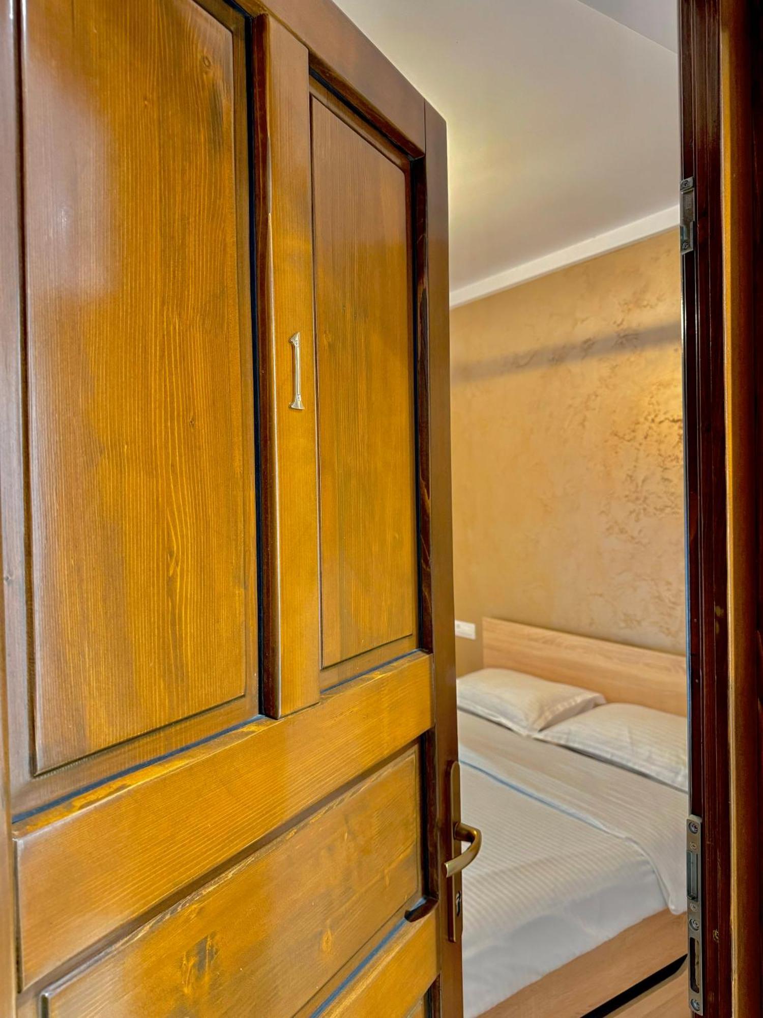 Blancris Boutique Apartment Brasov Exterior photo