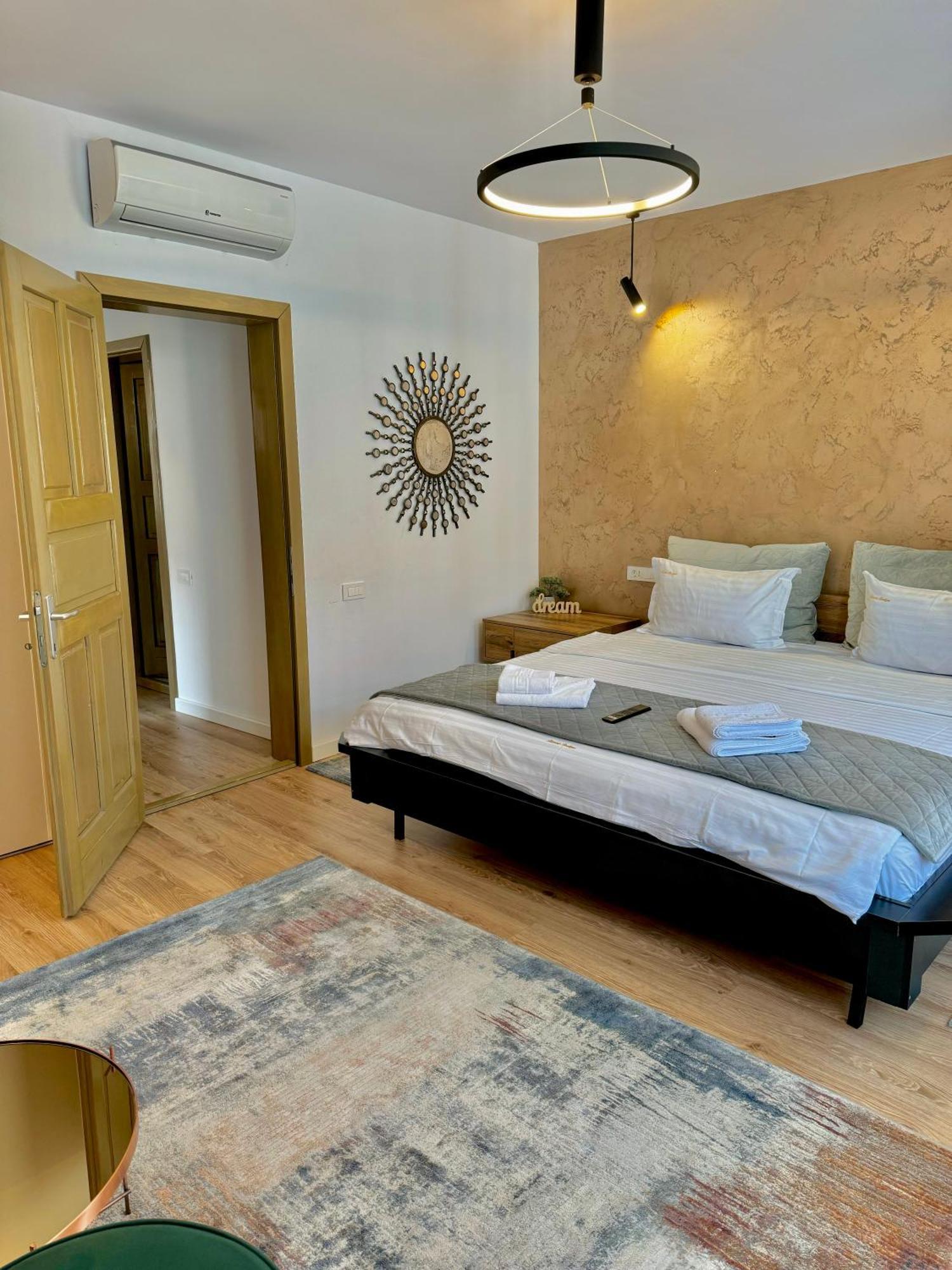 Blancris Boutique Apartment Brasov Exterior photo
