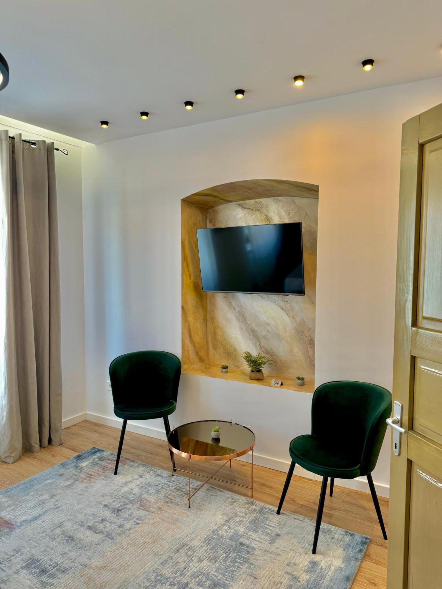 Blancris Boutique Apartment Brasov Exterior photo
